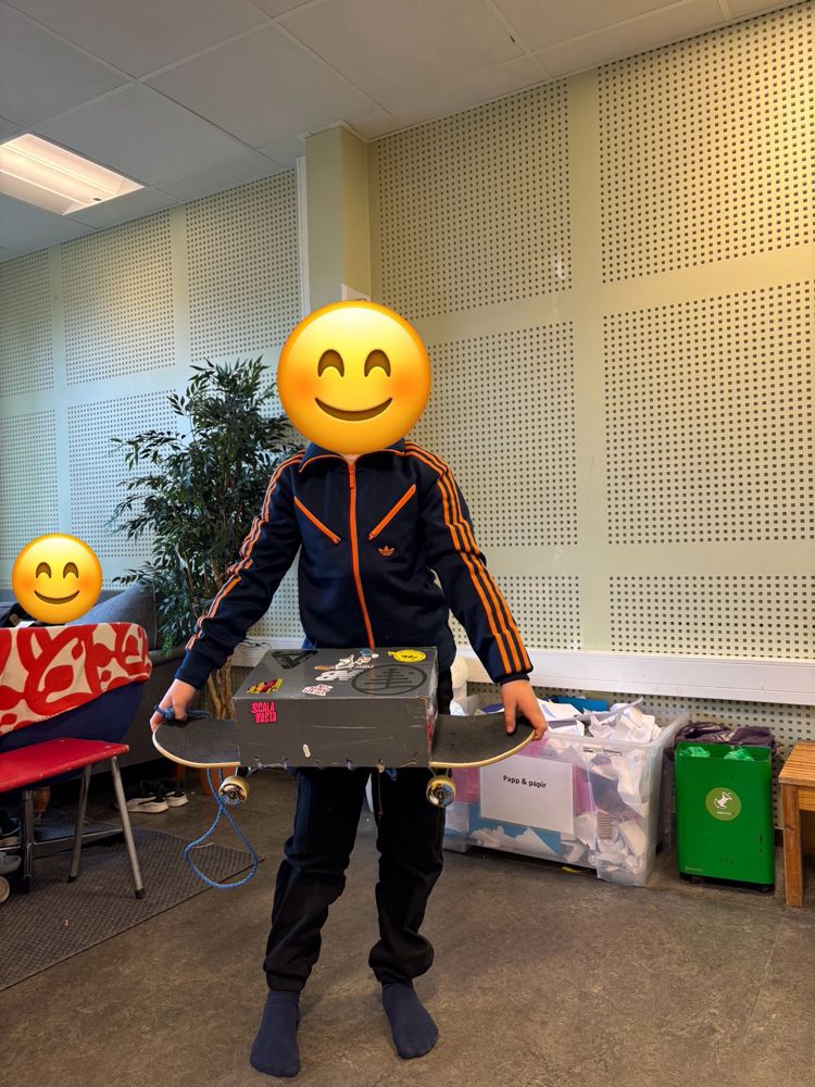 en person som har på seg et plagg