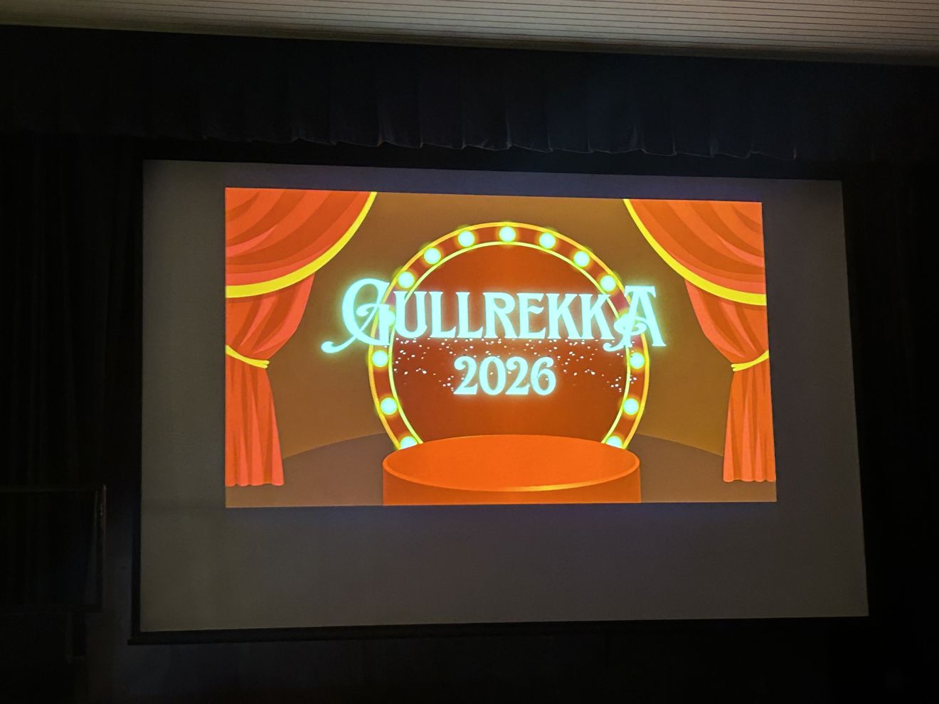 et skilt med logo et skilt med logo