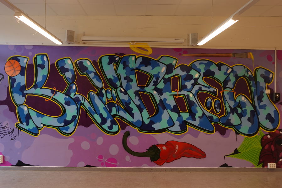 En vegg med graffiti
