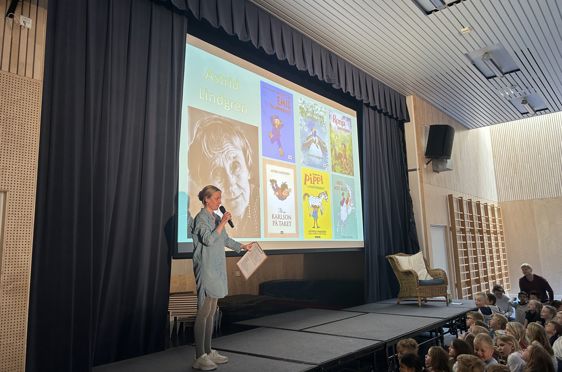 en person som holder en presentasjon
